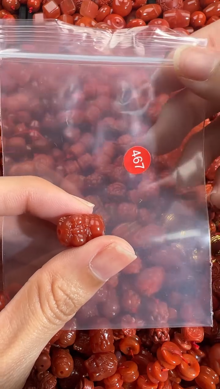 南红玛瑙未镶嵌颈饰1