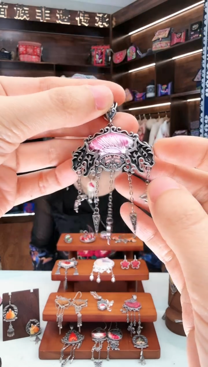 【闪购商品】织绣117蚩梦苗族古绣