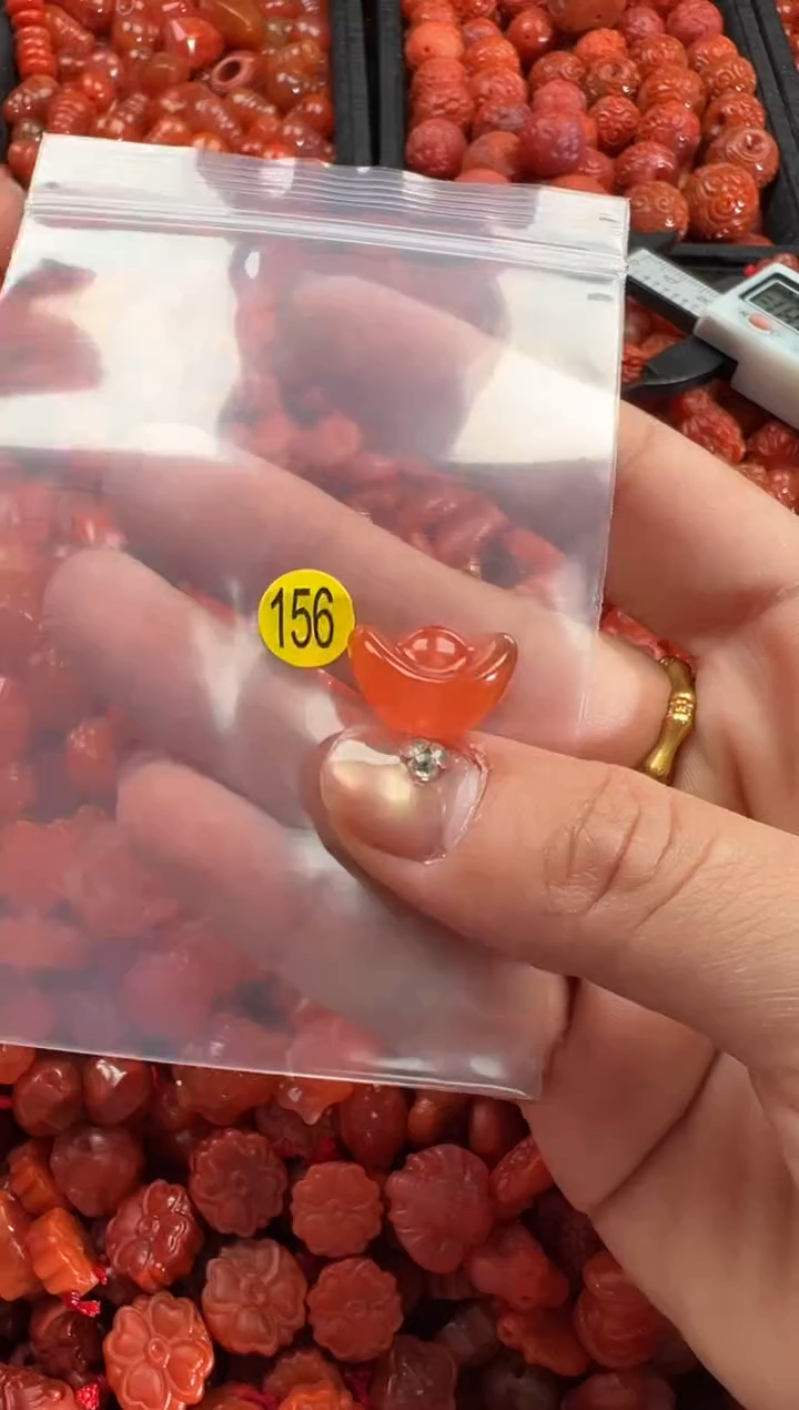 【闪购商品】南红玛瑙颈饰未镶嵌1