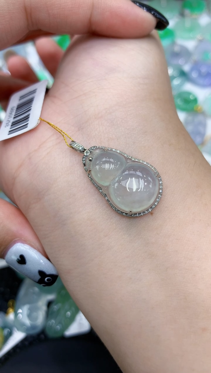 翡翠18K金镶嵌颈饰111111111111