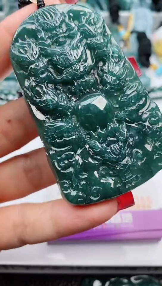 【闪购商品】翡翠颈饰未镶嵌                