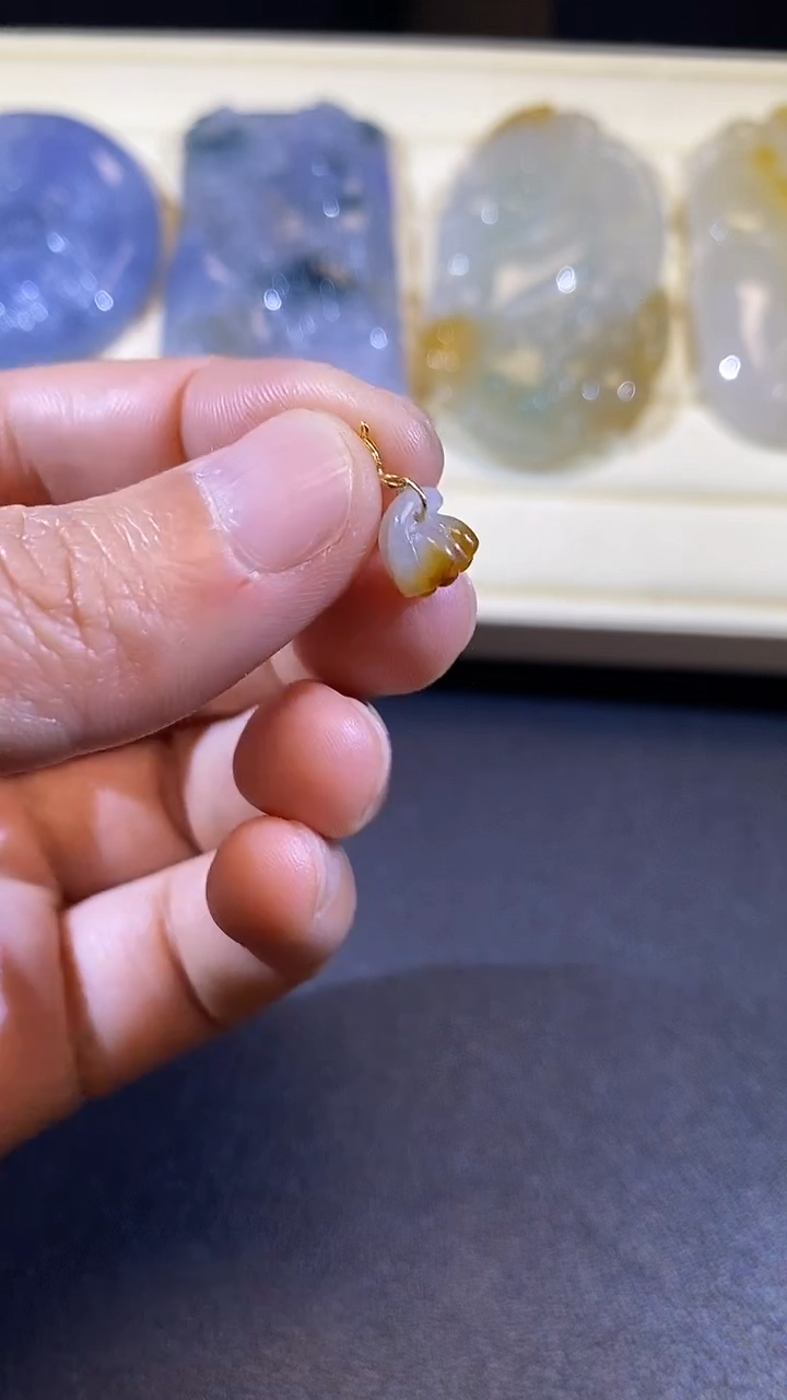 【闪购商品】翡翠吊坠(不含链)18K金镶嵌缅甸天然A货翡翠