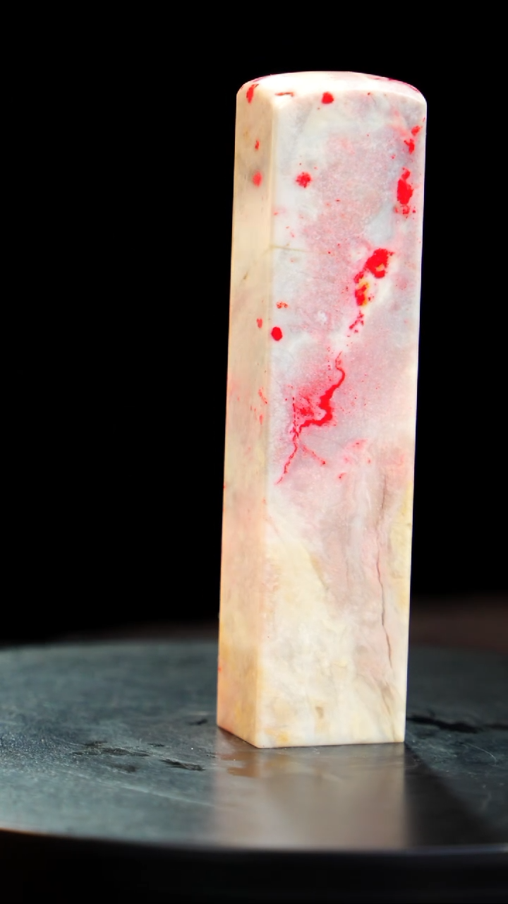 鸡血石梅花鸡血石