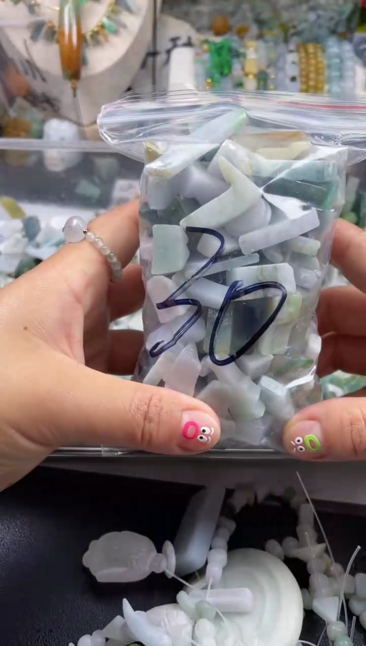 翡翠未镶嵌颈饰天然翡小号500克30