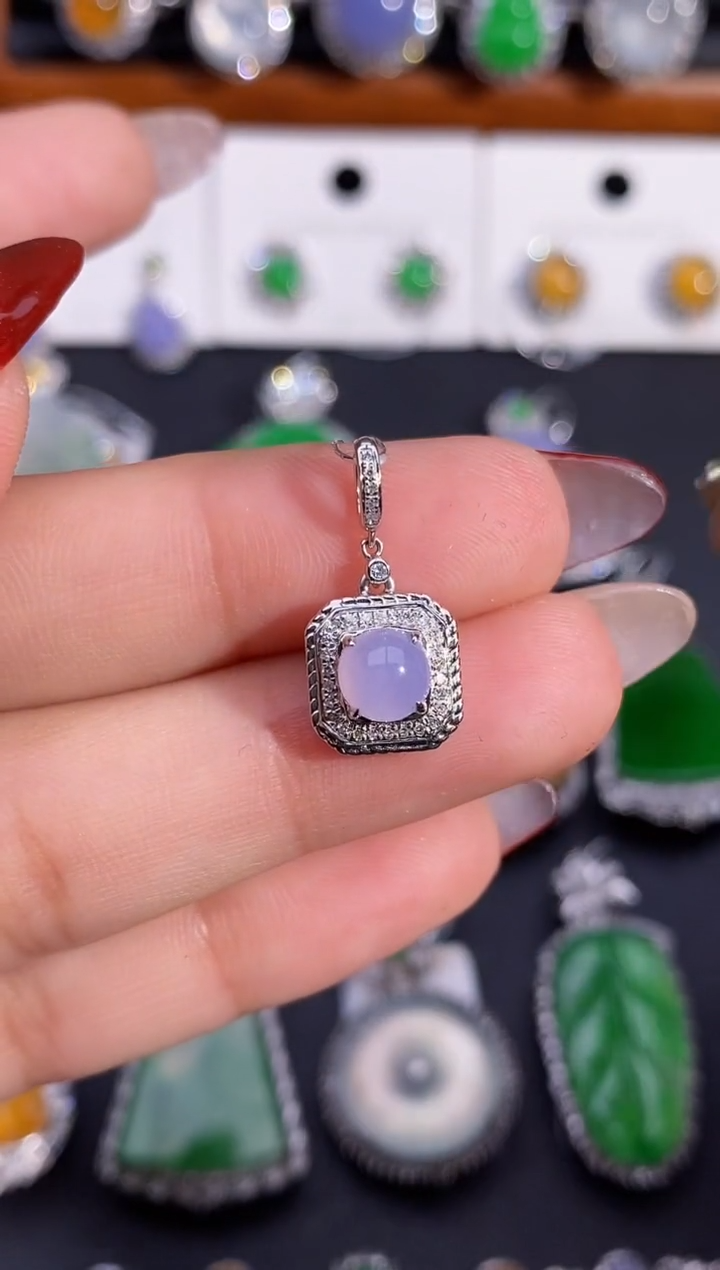 【闪购商品】翡翠颈饰18K金镶嵌吊坠