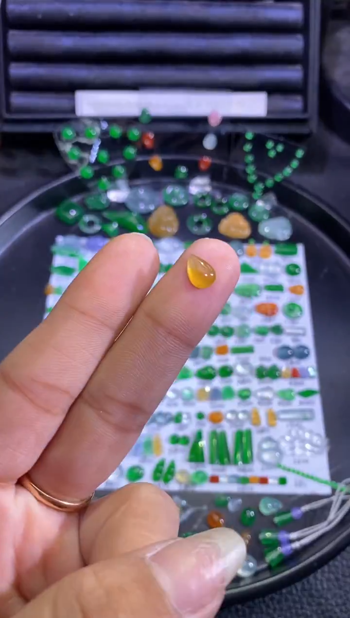 未镶嵌挂件翡翠水滴