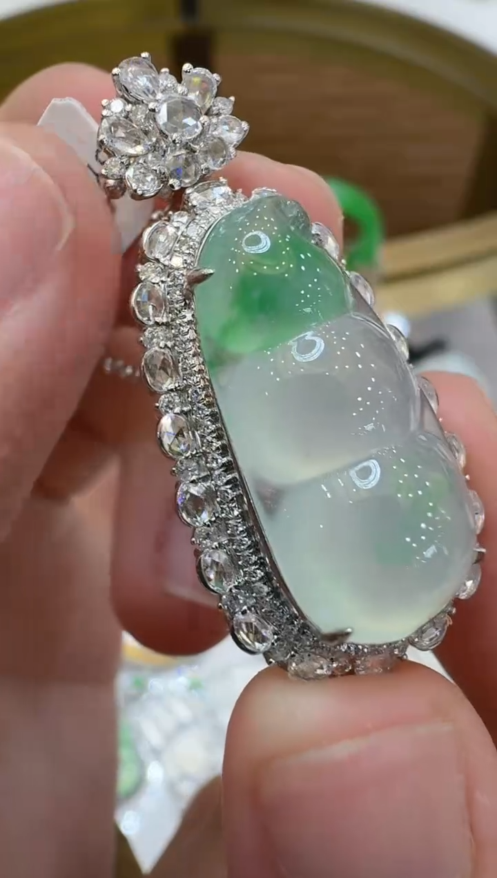 【闪购商品】翡翠吊坠(不含链)18K金镶嵌多样性团购发一件