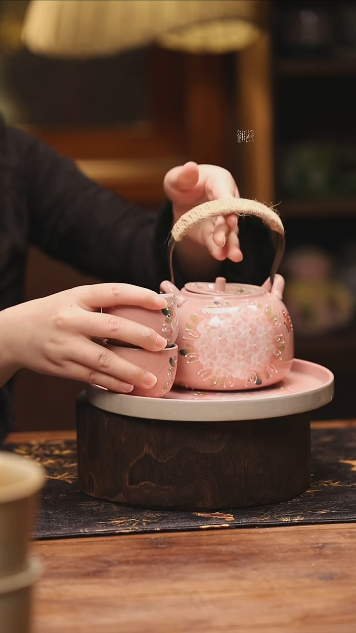 陶瓷景德镇高温釉下手绘陶瓷