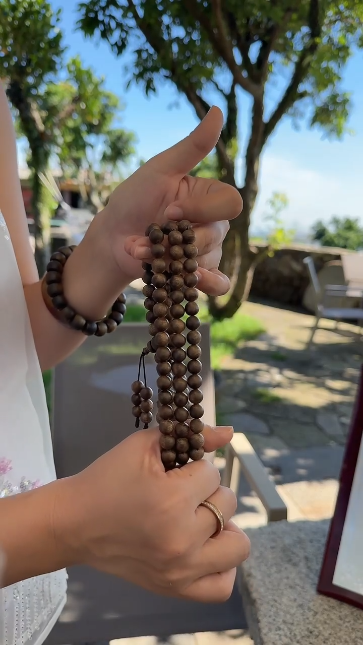 沉香碎屑沉香养香白棋99沉卡8多圈配备沉香碎屑养香罐