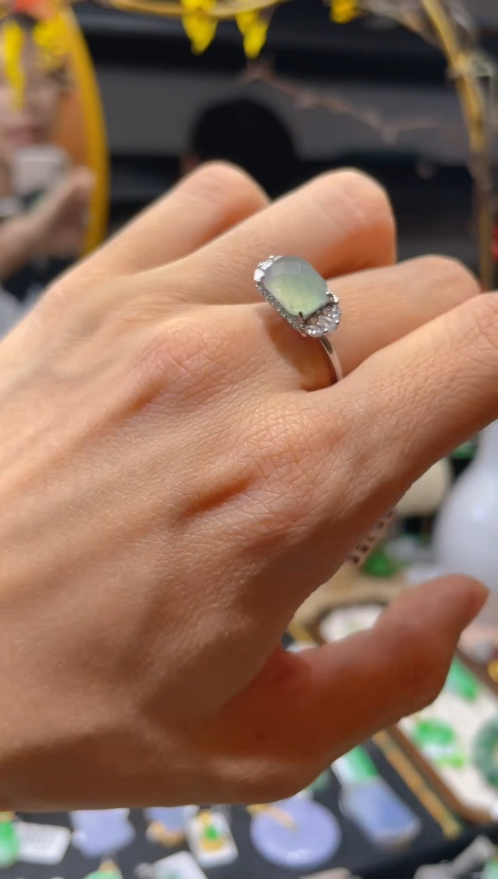 【闪购商品】翡翠颈饰未镶嵌假一赔三