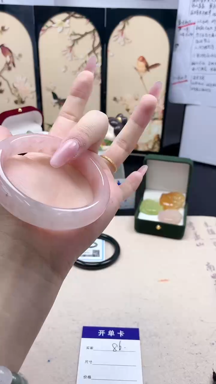 石英质玉手镯未镶嵌86/56.1