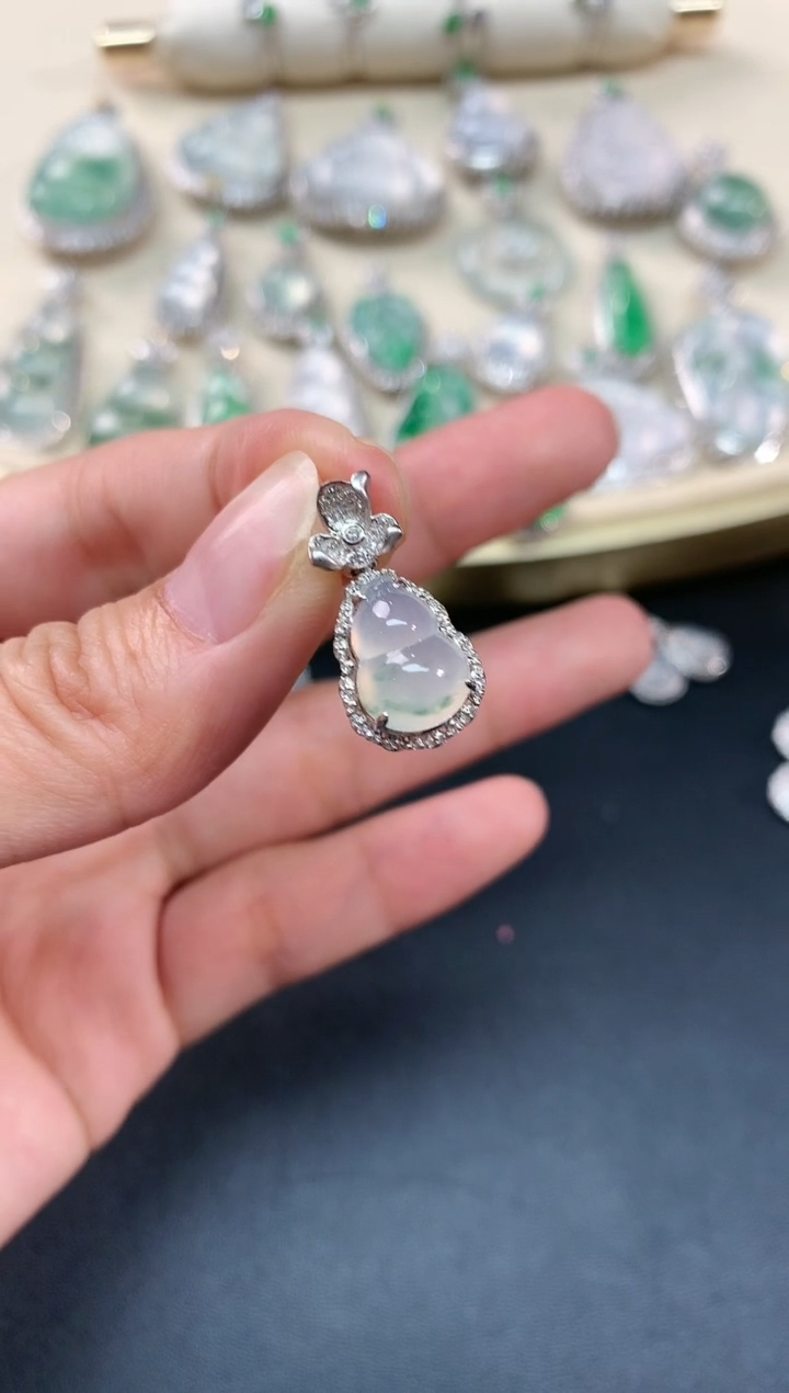 【闪购商品】翡翠吊坠(不含链)18K金镶嵌A117|3980