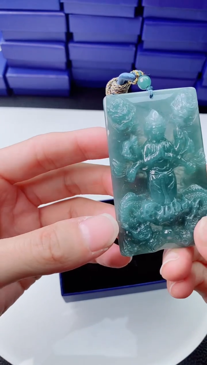 【闪购商品】翡翠颈饰未镶嵌         