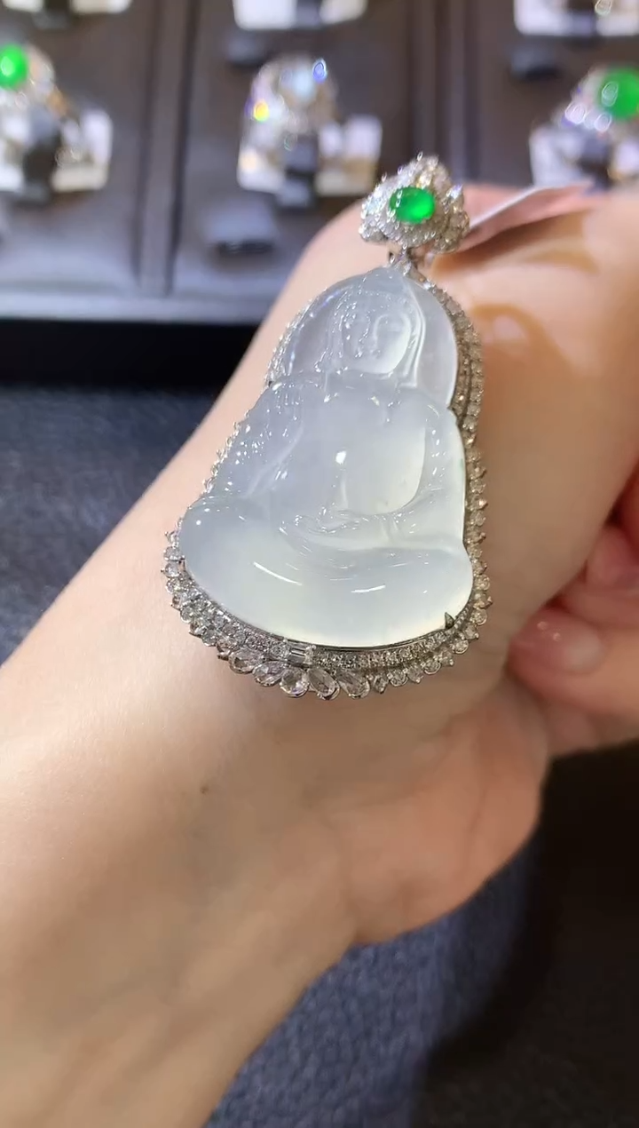 【闪购商品】翡翠吊坠(不含链)18K金镶嵌C51 