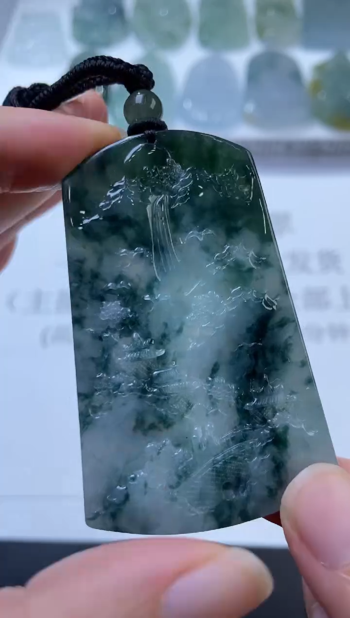未镶嵌挂件翡翠379128    多人 