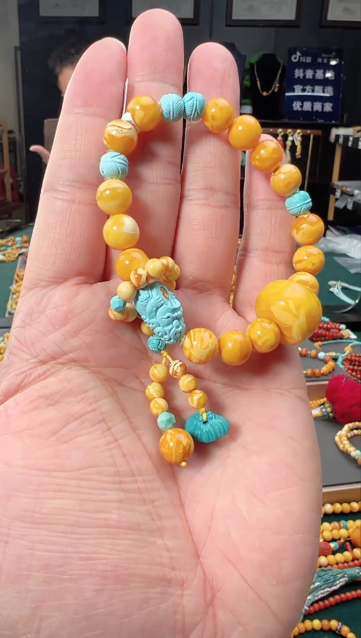 【闪购商品】琥珀裸石18K金镶嵌蜜蜡妖花手串