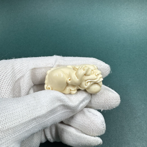 E6542天然猛犸牙雕刻牌 支持鉴定 假一罚四