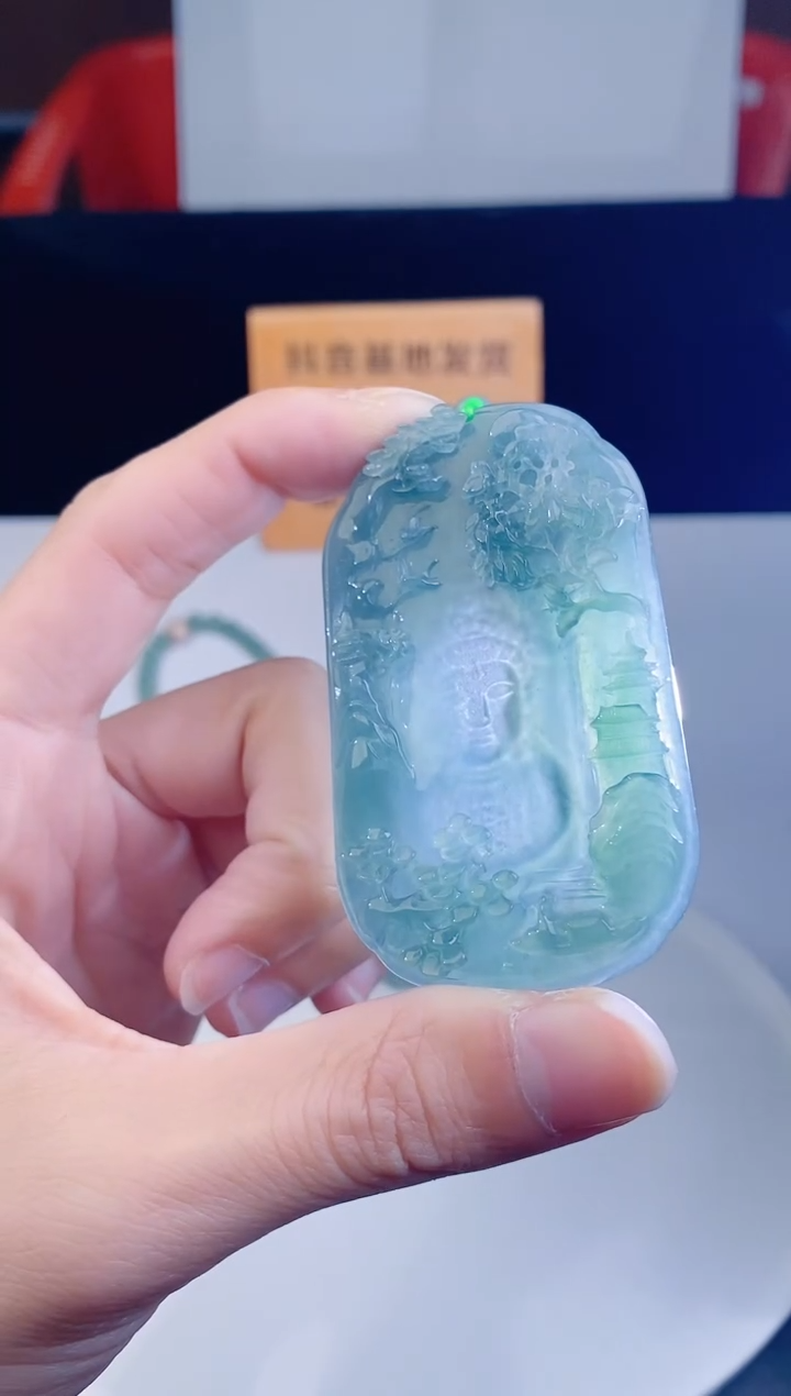 颈饰未镶嵌翡翠  