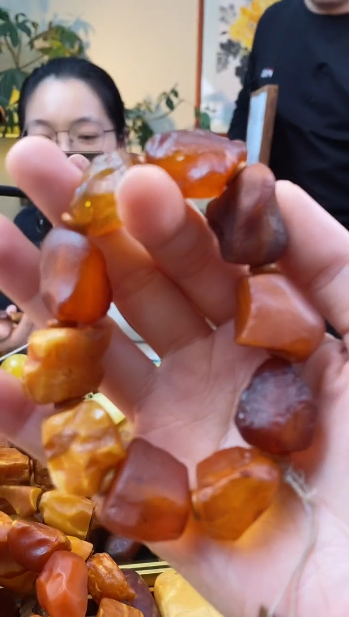 【闪购商品】琥珀手串未镶嵌手串