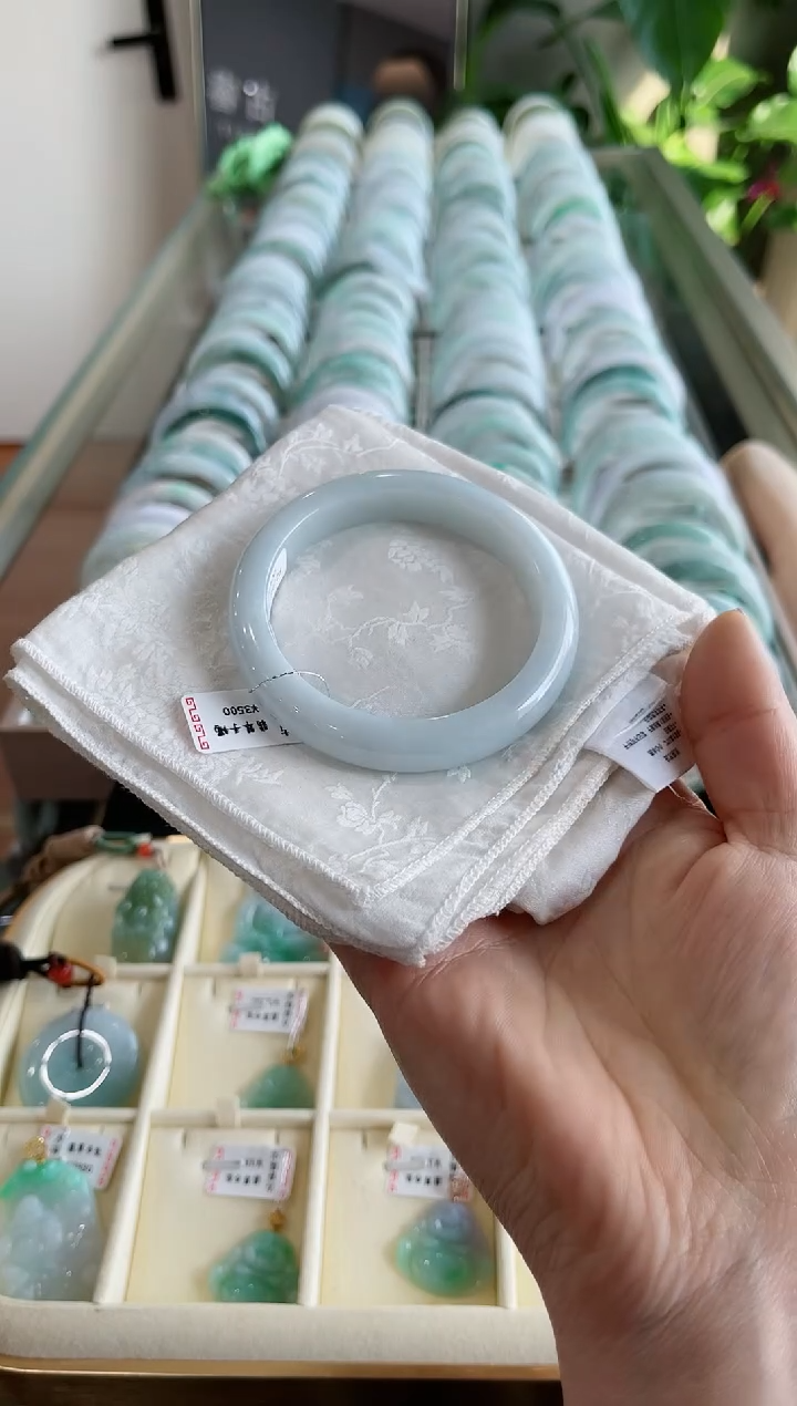 【闪购商品】翡翠手镯未镶嵌57.7圈口天然A货缅甸翡翠手镯