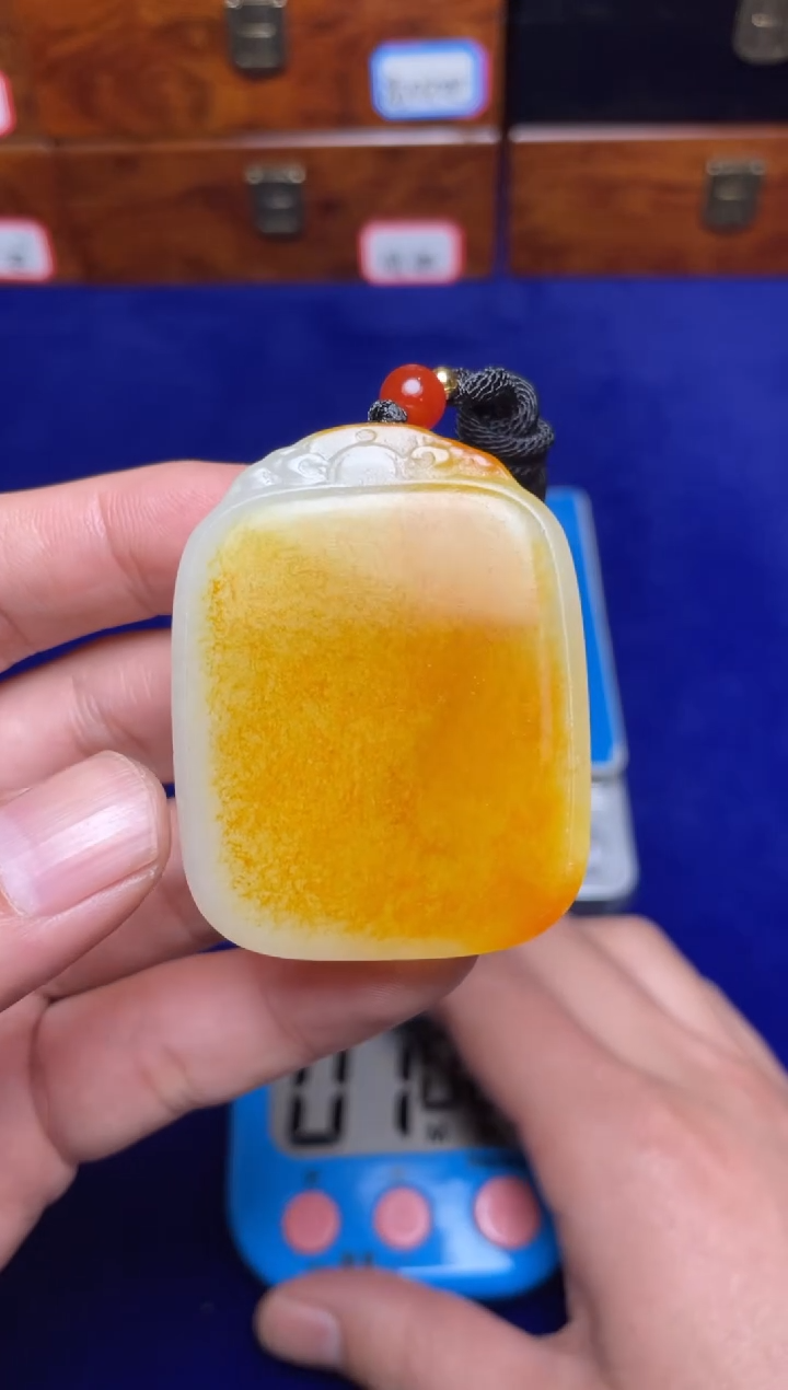 未镶嵌和田玉挂件扎*街和田玉