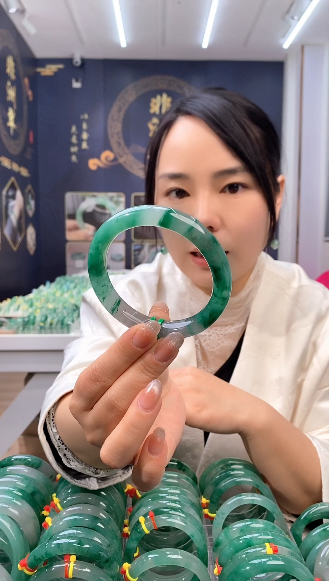 【闪购商品】石英质玉手镯未镶嵌天然非洲翠高冰手镯2