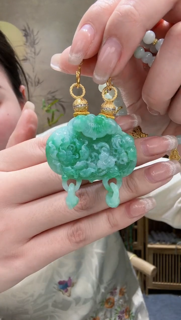 【闪购商品】翡翠颈饰未镶嵌吊坠