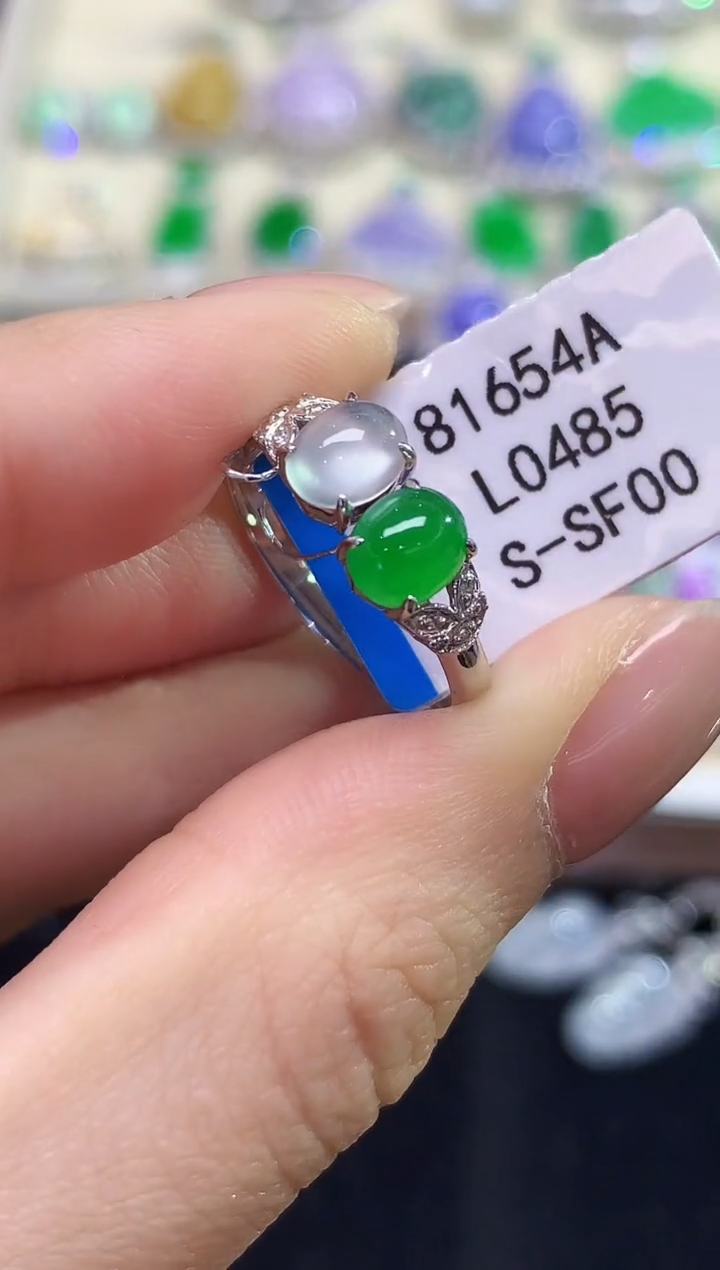 18K金镶嵌戒指翡翠L0485多样性发其一