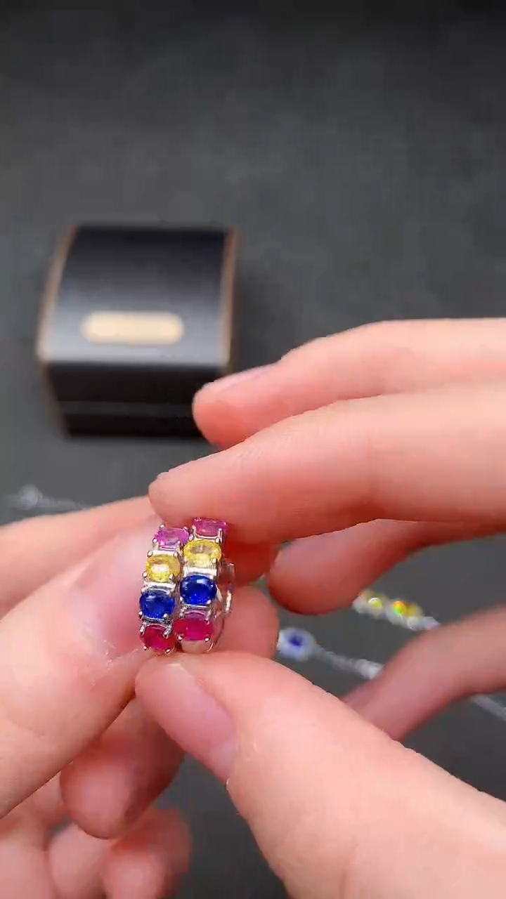 【闪购商品】蓝宝石耳饰银S925镶嵌....