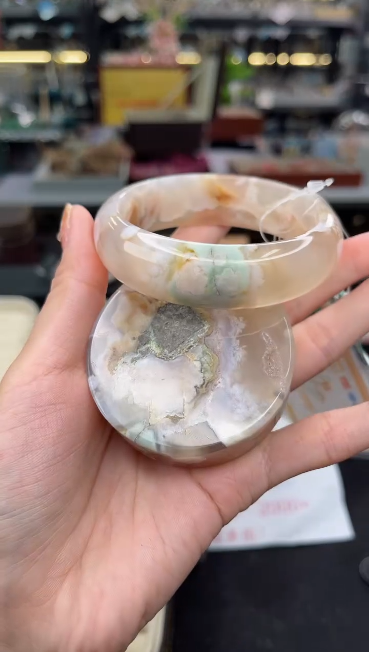 【闪购商品】石英质玉手镯未镶嵌58圈口（赠品镯心）6536162