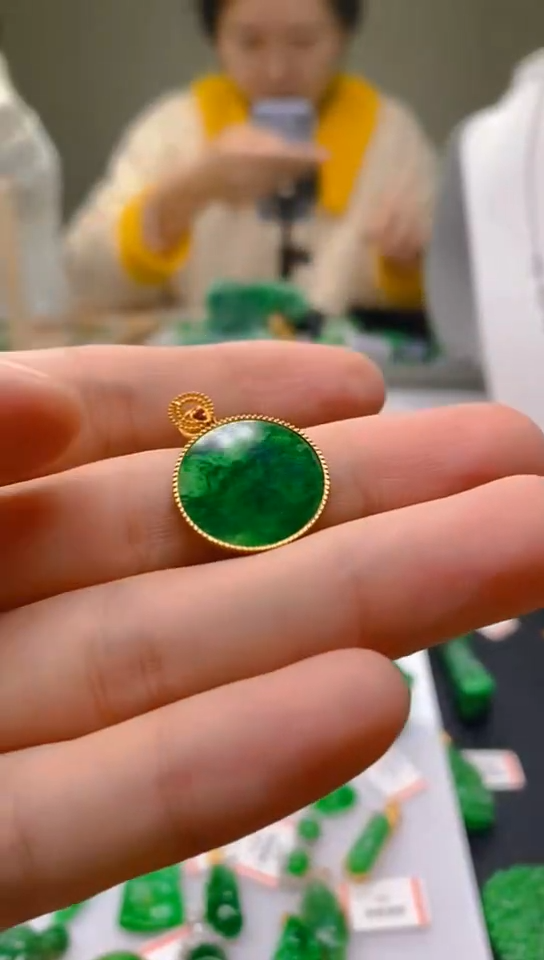 【闪购商品】翡翠颈饰18K金镶嵌新号开播，全场乱卖