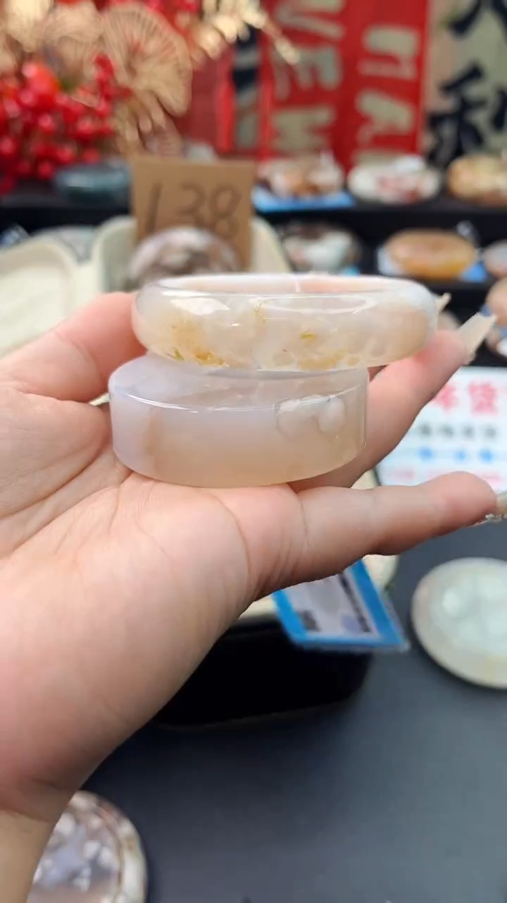 【闪购商品】石英质玉手镯未镶嵌赠送镯心（56圈口）