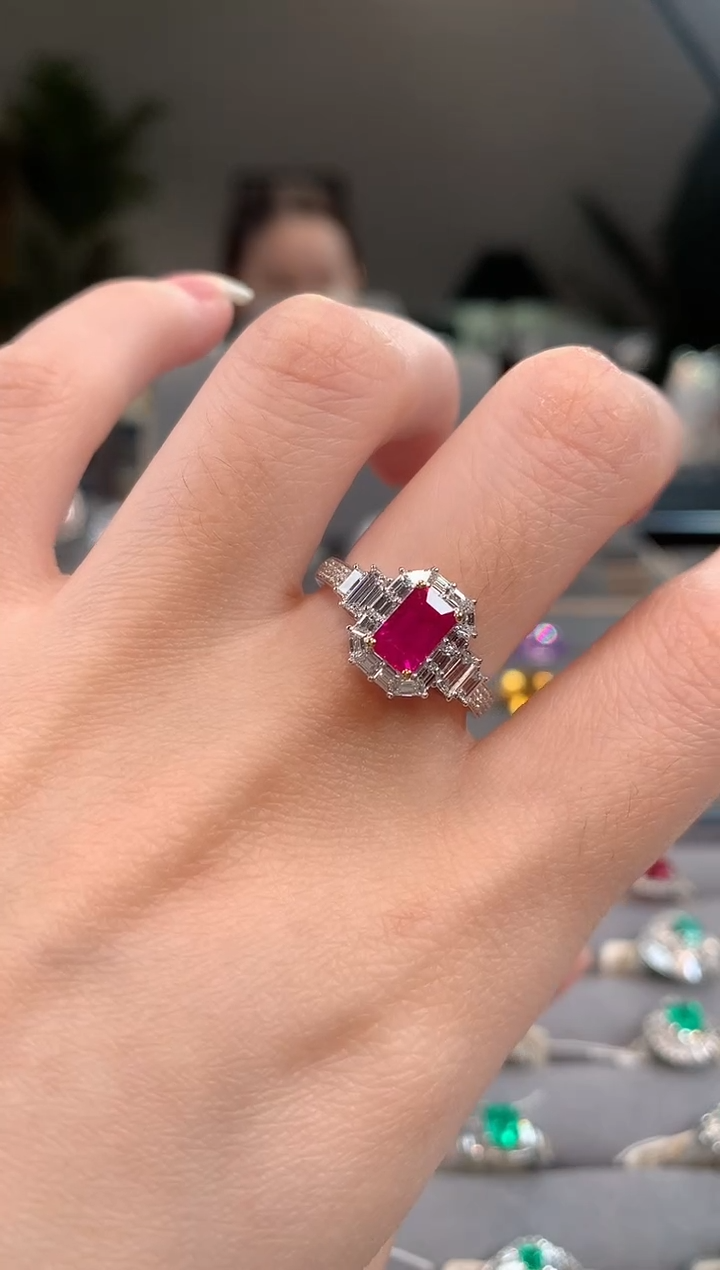 【闪购商品】红宝石戒指18K金镶嵌缅甸