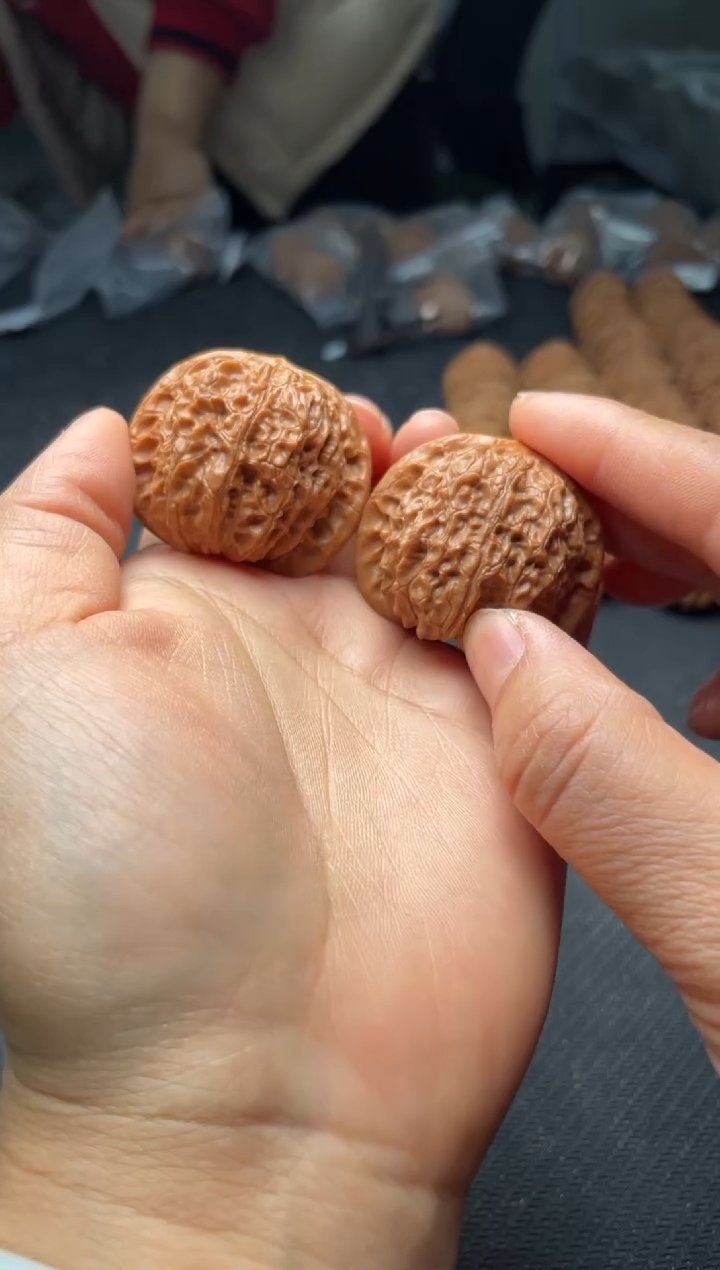 把件文玩核桃w39  血麒麟 39尺