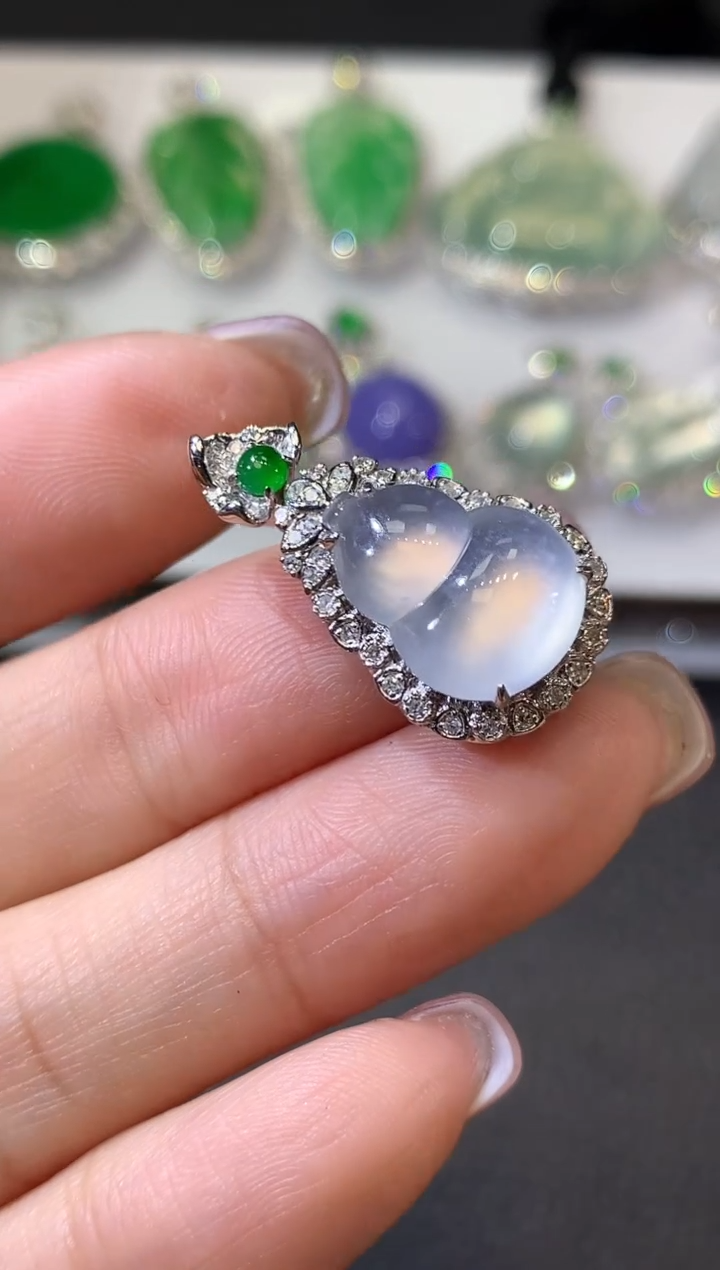 【闪购商品】翡翠吊坠(不含链)18K金镶嵌A65