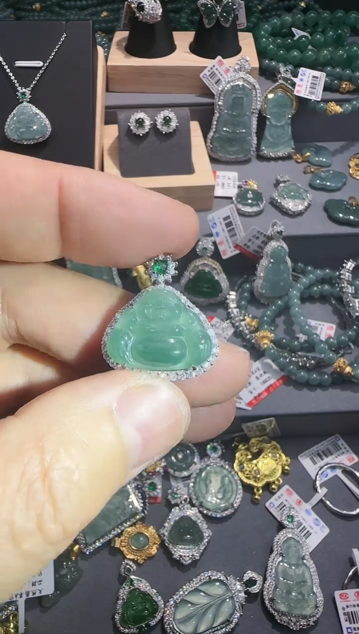 【闪购商品】翡翠吊坠(赠链)未镶嵌翡翠A货源头工厂带证书发