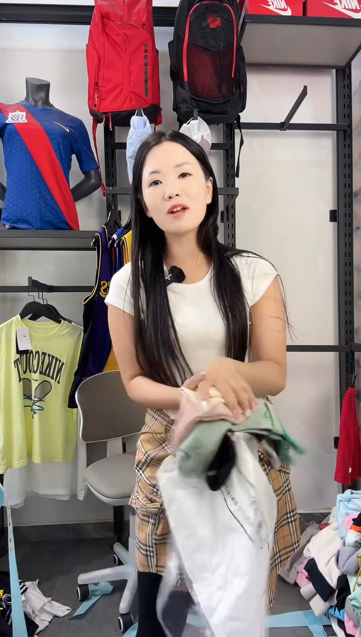 145编码 瑕疵款直播间过款为准 尺码·