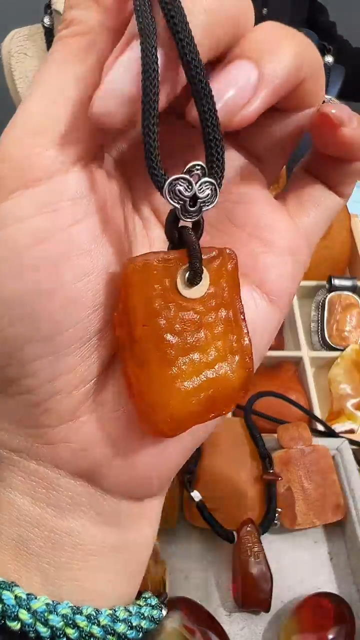 【闪购商品】蜜蜡裸石未镶嵌似玉