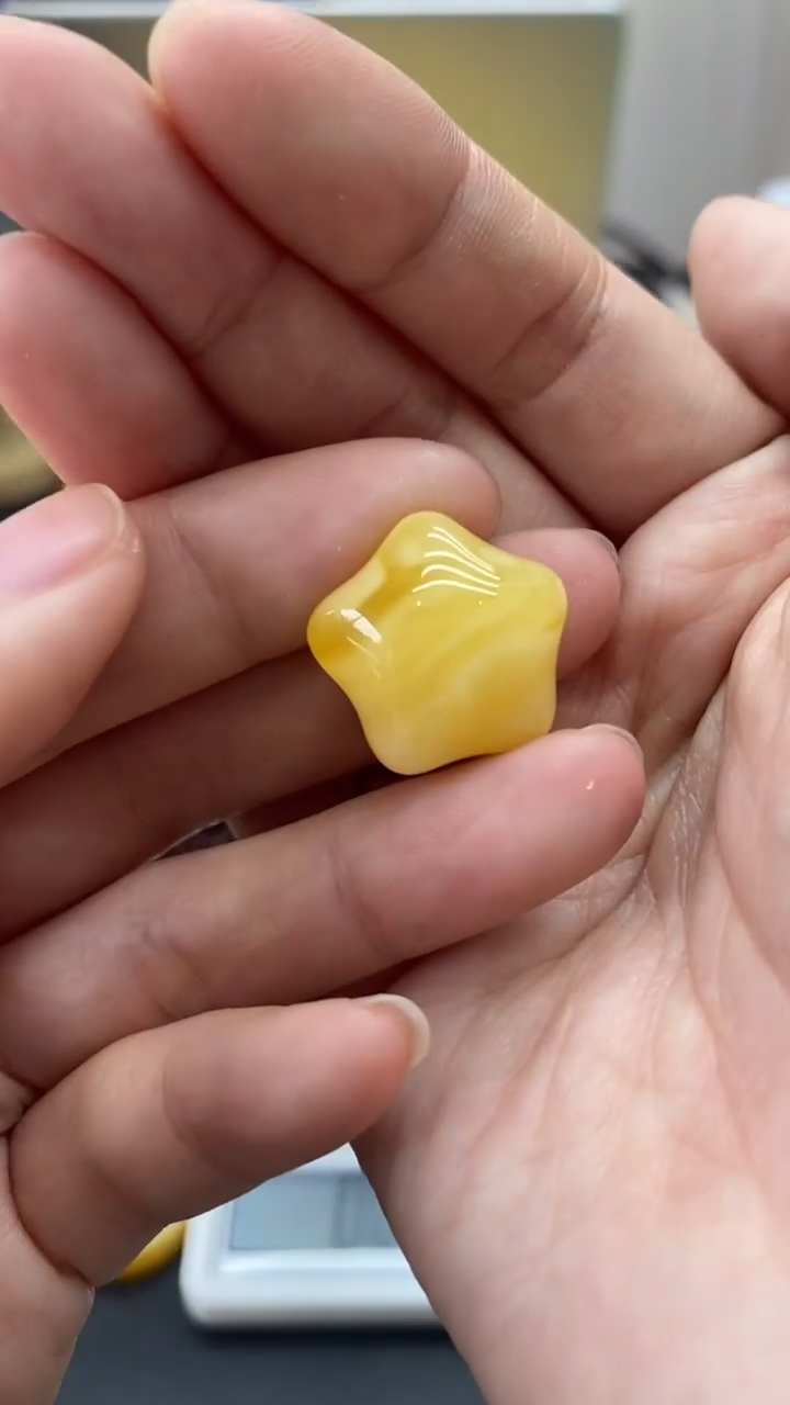 琥珀未镶嵌珠宝奇石2409