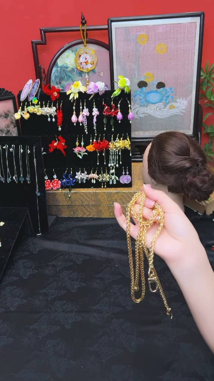 刺绣玲****宝非遗绒花苏绣饰品