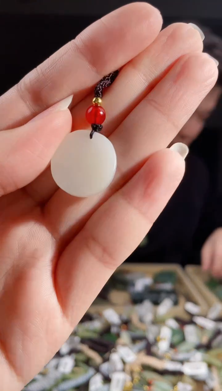 颈饰未镶嵌和田玉1