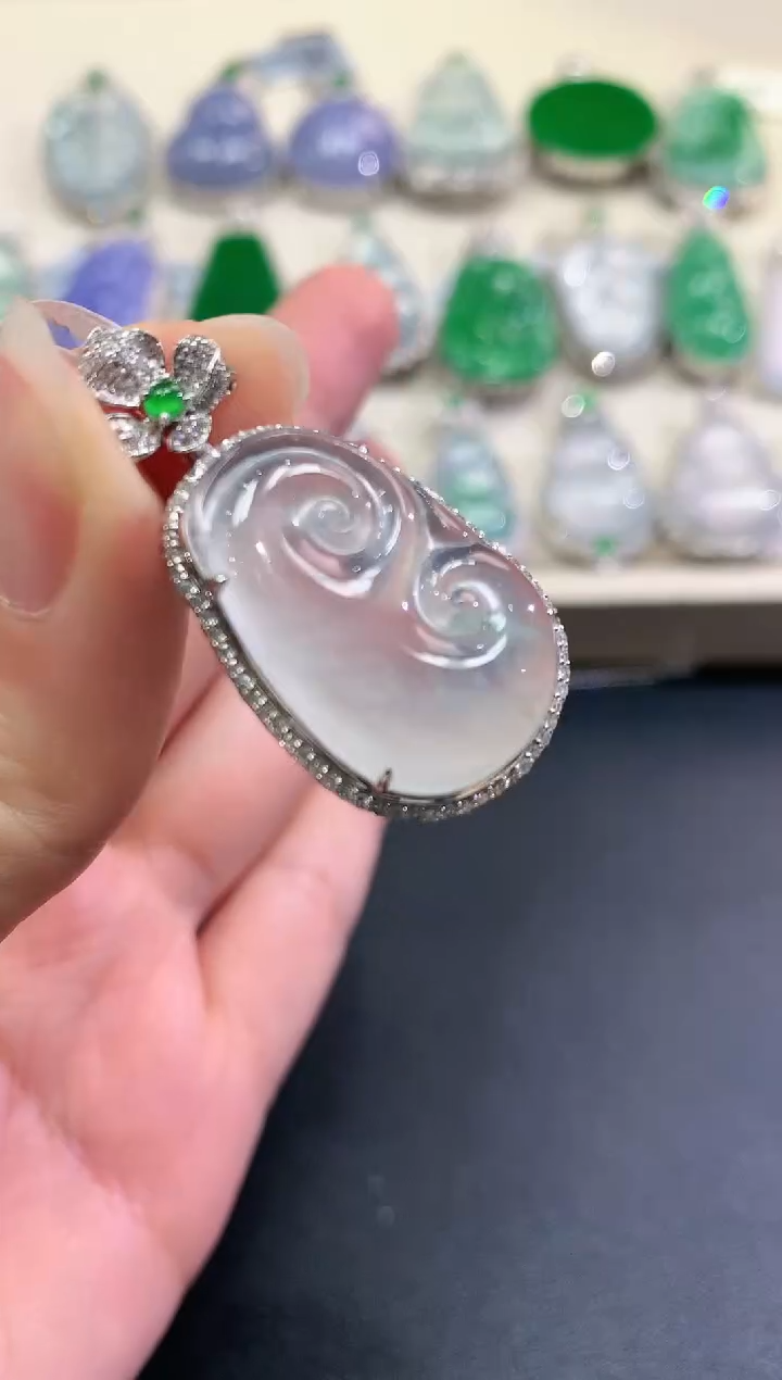 【闪购商品】翡翠颈饰18K金镶嵌C70