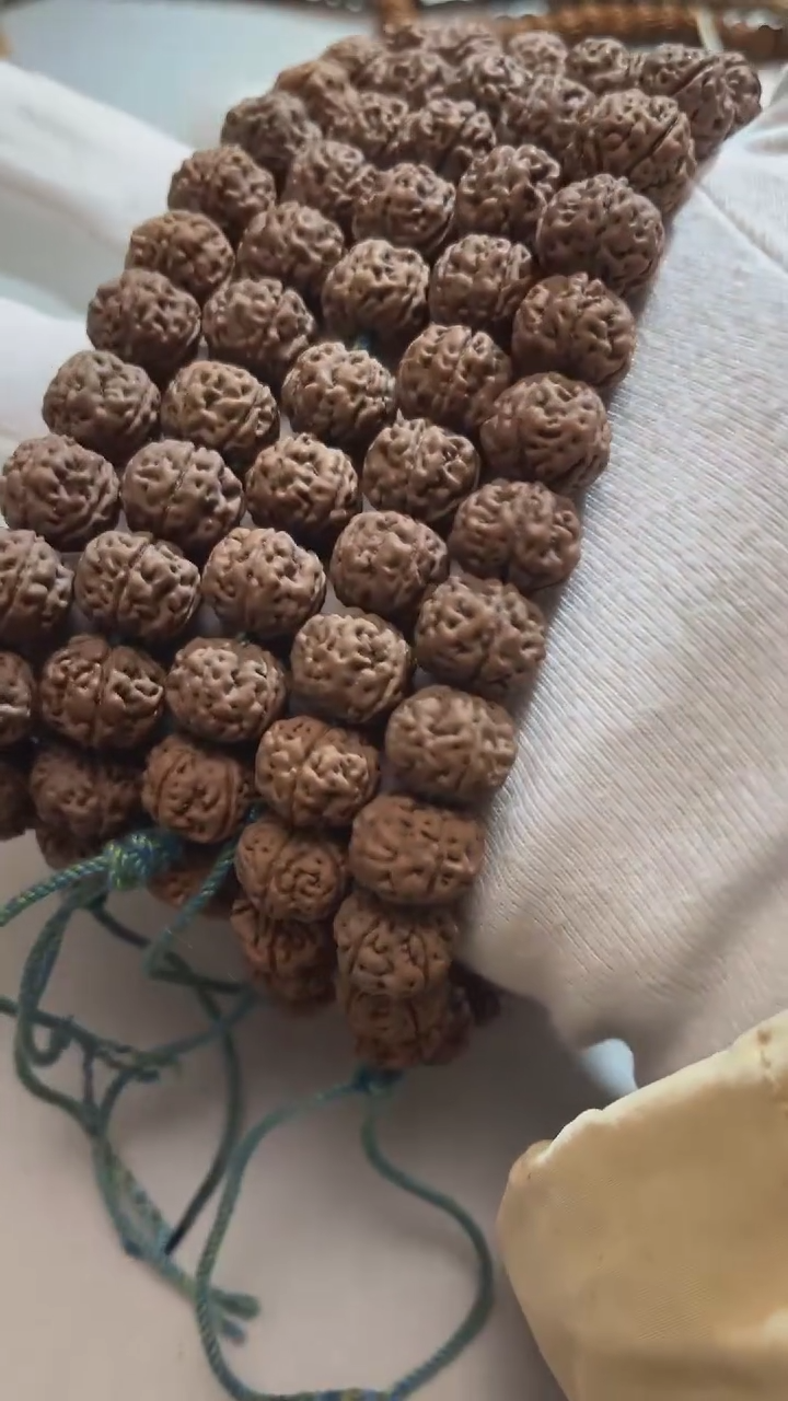 【闪购商品】金刚菩提手串头货老树王手持