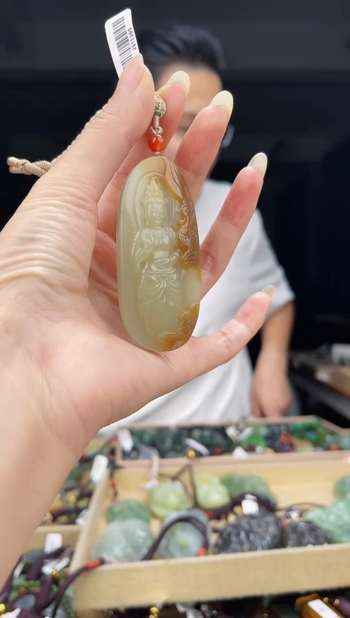 颈饰未镶嵌和田玉1