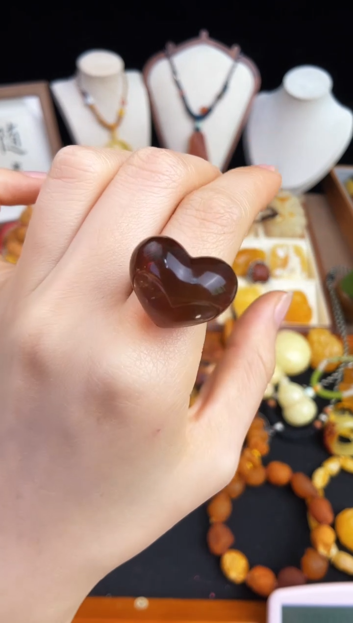 未镶嵌琥珀珠宝奇石柒月