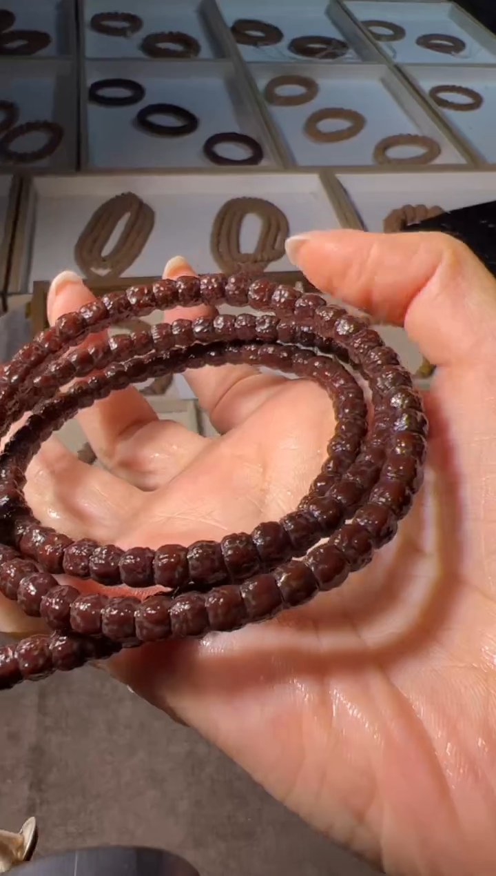 金刚菩提手串精挑龙切老树籽佛手108长串6-7mm左右+礼盒