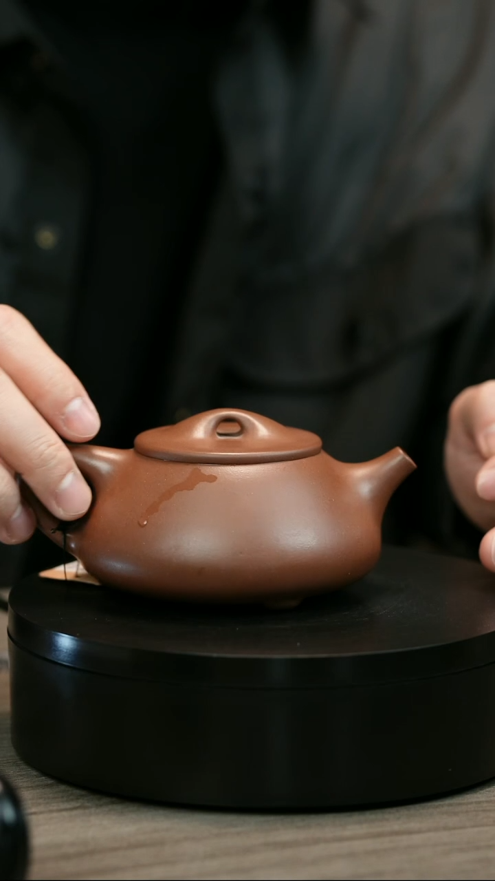 茶壶紫砂A*H2327刘彭明底槽青刻字满瓢
