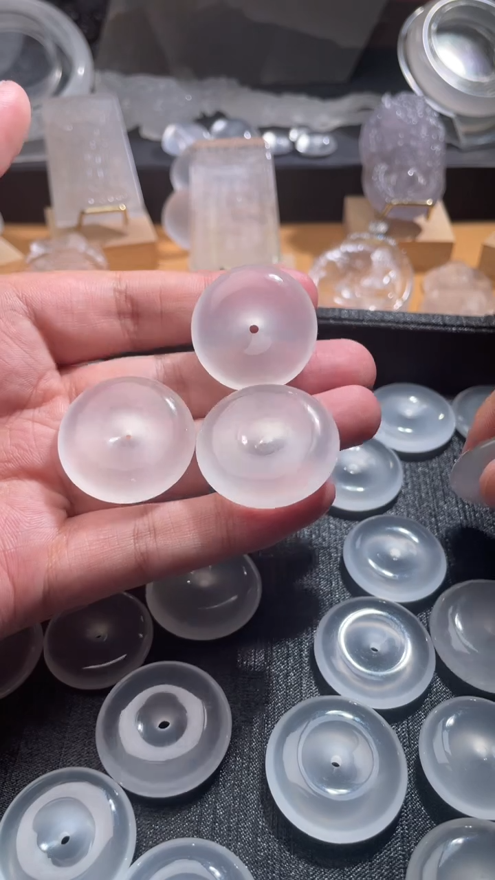 颈饰未镶嵌石英质玉无