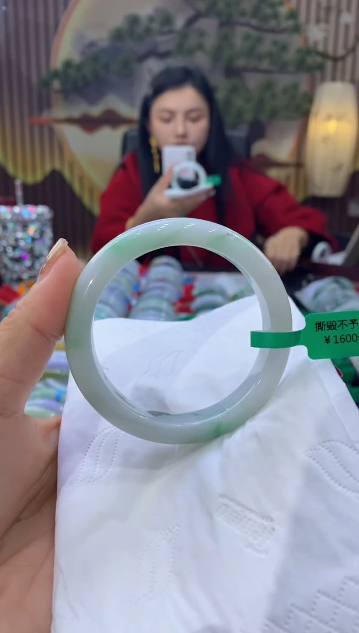 【闪购商品】翡翠手镯未镶嵌多人00223