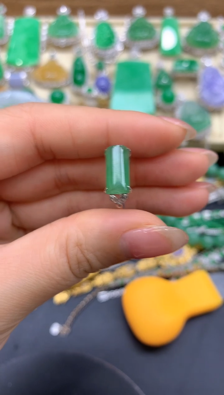 【闪购商品】翡翠戒指18K金镶嵌258-中国好珍宝